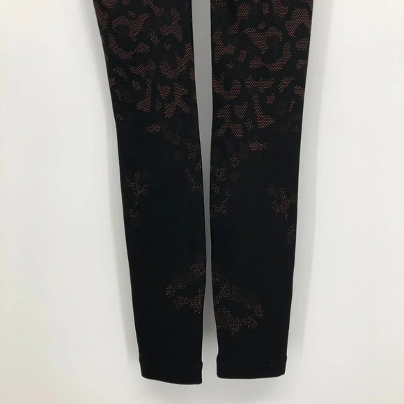 Lululemon Mapped Out High Rise Tight 28" in *Camo Black / Brick Size 4 - Picture 9 of 16